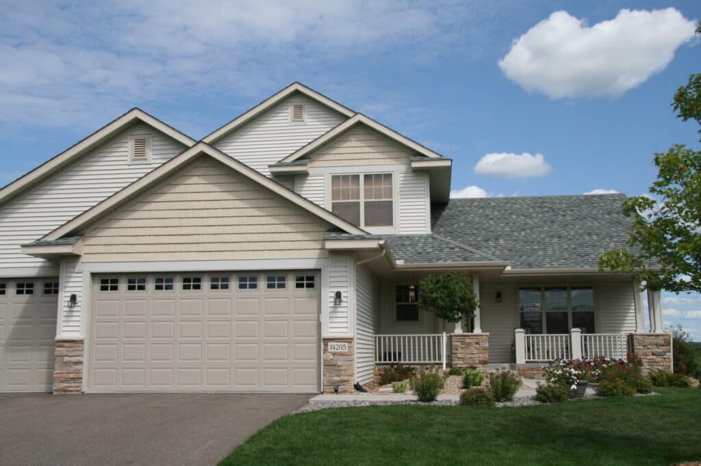 North Central TRII Sandstone with Colonial Windows Raised Panel