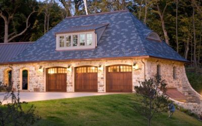 WHEN IS IT TIME FOR A GARAGE DOOR REPLACEMENT?