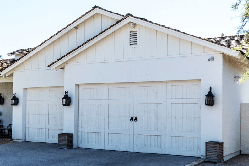 An Overview of Garage Door Building Materials for Residential Homes